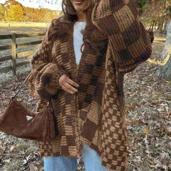 Khaki Checkered Women's Oversized Knitted Cardigan - Picture 4 of 9